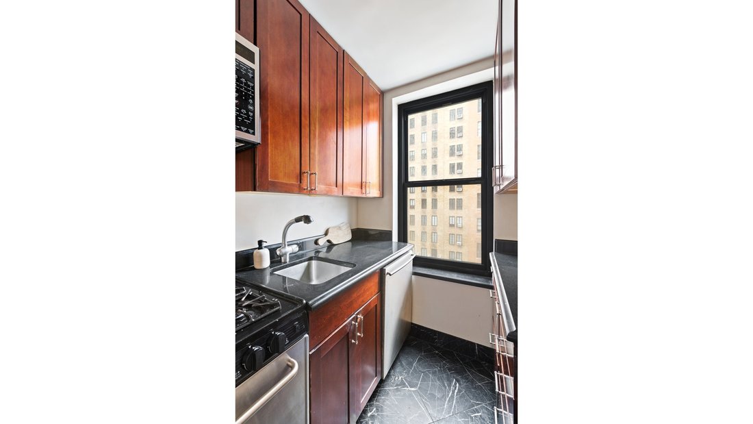 Co Op in New York, New York, United States 3 - 18874403