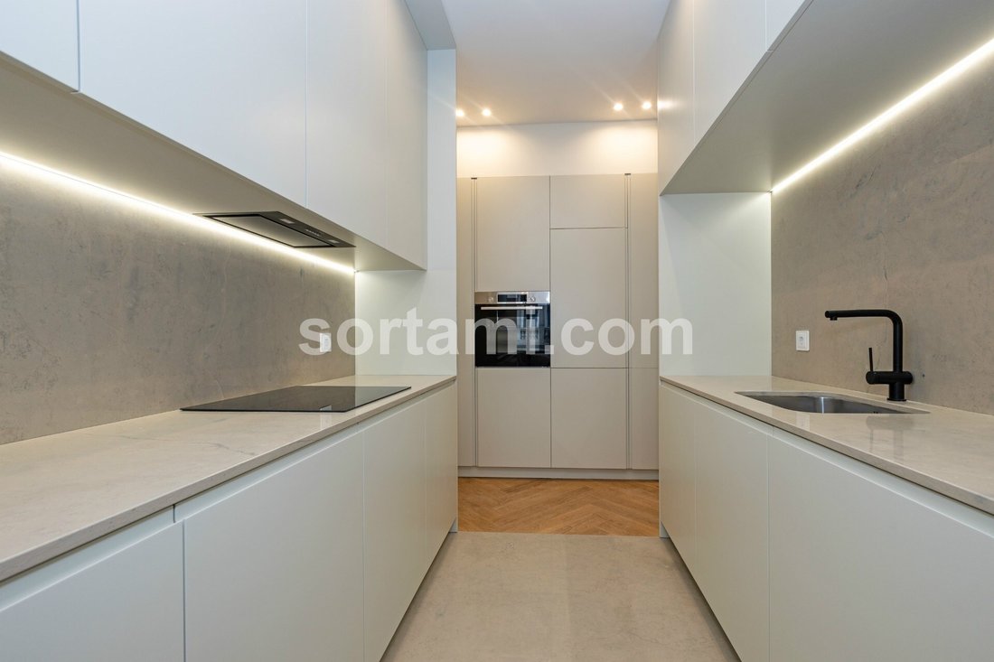 Apartment in Cedofeita, Santo Ildefonso, Se, Miragaia, Sao Nicolau e Vitoria, Porto District, Portugal 3 - 16925242