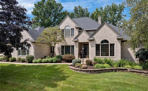 House in Lakemore, Ohio, United States 1