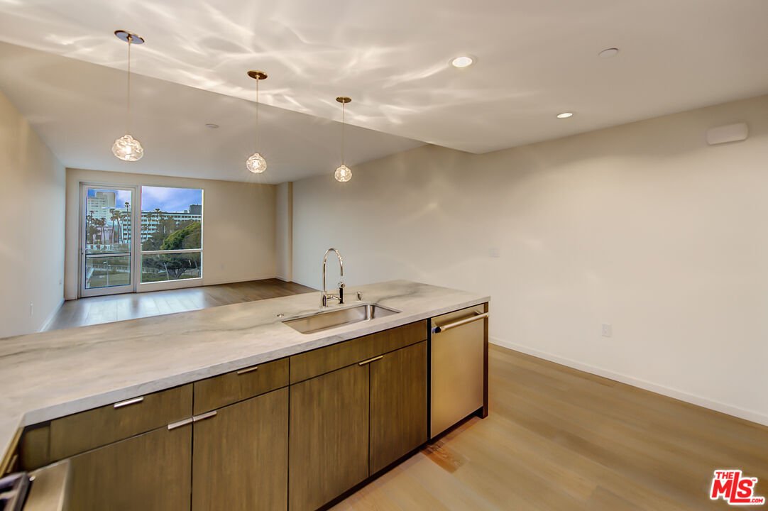 Santa Monica, California, United States 4 - 18874530