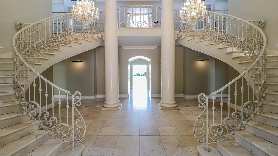 Country House in Sandhurst, Sandton, South Africa 4 - 18875752