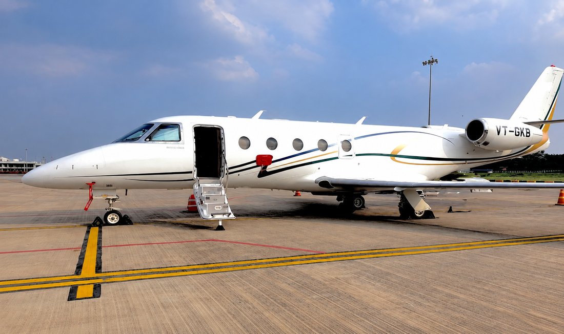 Light Jet in Ahmedabad, India 1 - 18868180