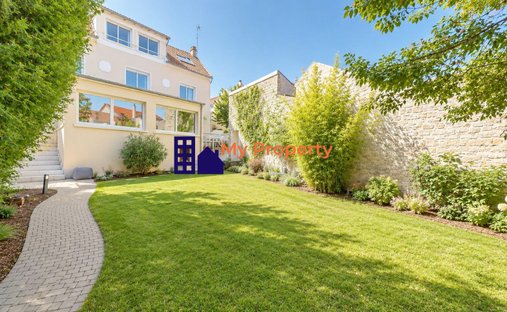 House in Village Doumer, Carrieres-sur-Seine, France 1