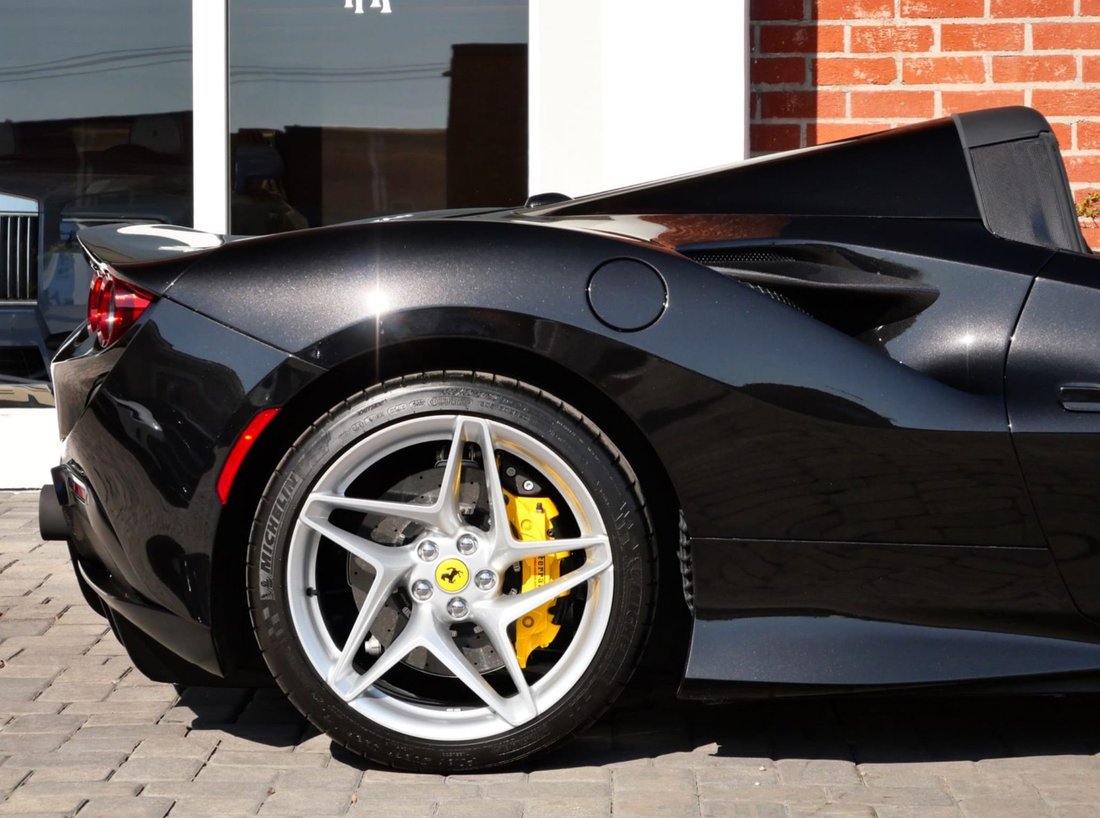 Cabriolet in Beverly Hills, CA, United States 5 - 18876355