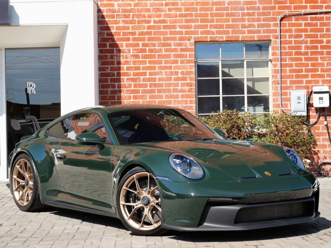 Coupe in Beverly Hills, CA, United States 2 - 18876383