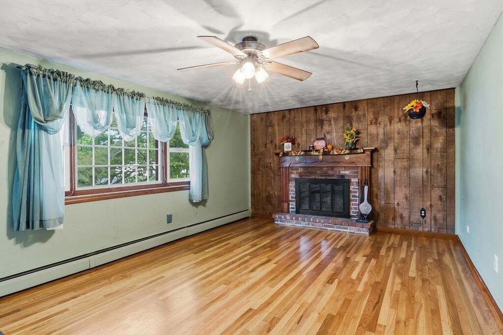 House in Bristol, Rhode Island, United States 3 - 18876449