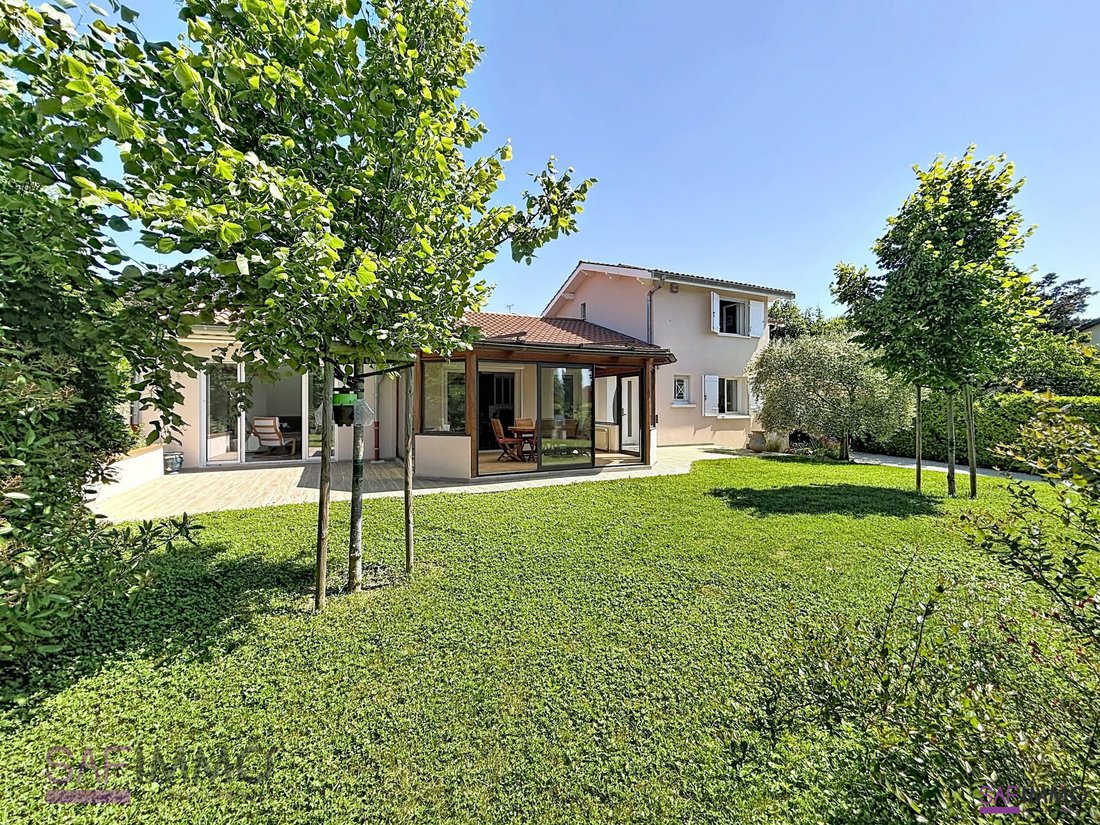Haus in Chaponost, Auvergne-Rhone-Alpen, Frankreich 2 - 18876064