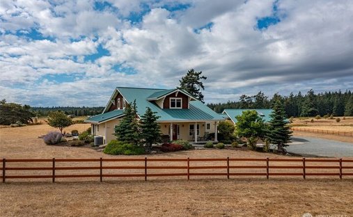 House in Coupeville, Washington, United States 1