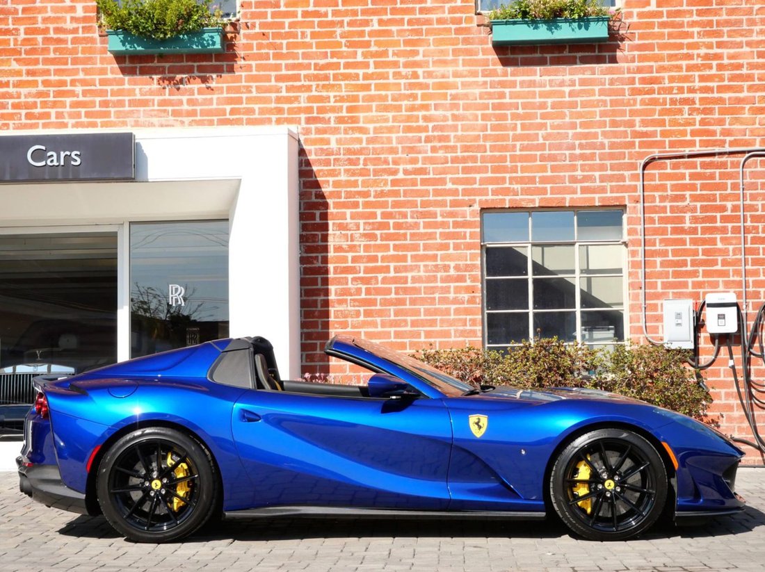 Cabriolet in Beverly Hills, CA, United States 5 - 18876330