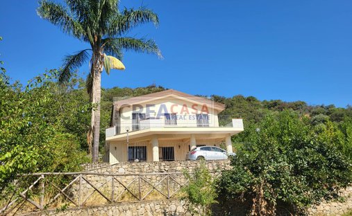 Villa in Francavilla di Sicilia, Sicily, Italy 1