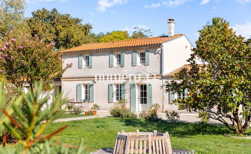 House in Cissac-Medoc, Nouvelle-Aquitaine, France 1