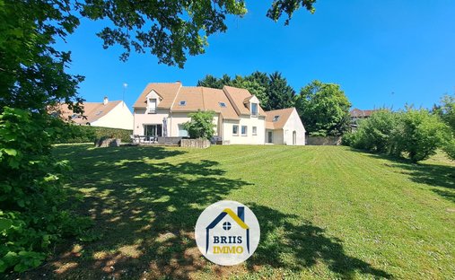 Villa in Briis-sous-Forges, Ile-de-France, France 1