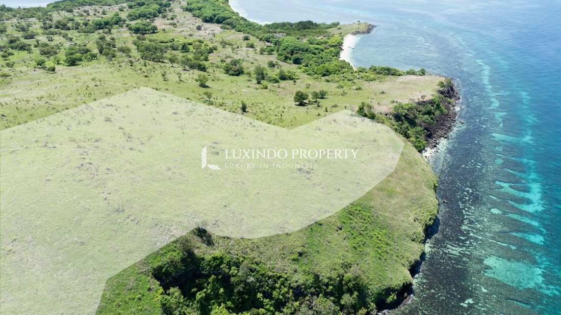 Land in Komodo, East Nusa Tenggara, Indonesia 3 - 18875847
