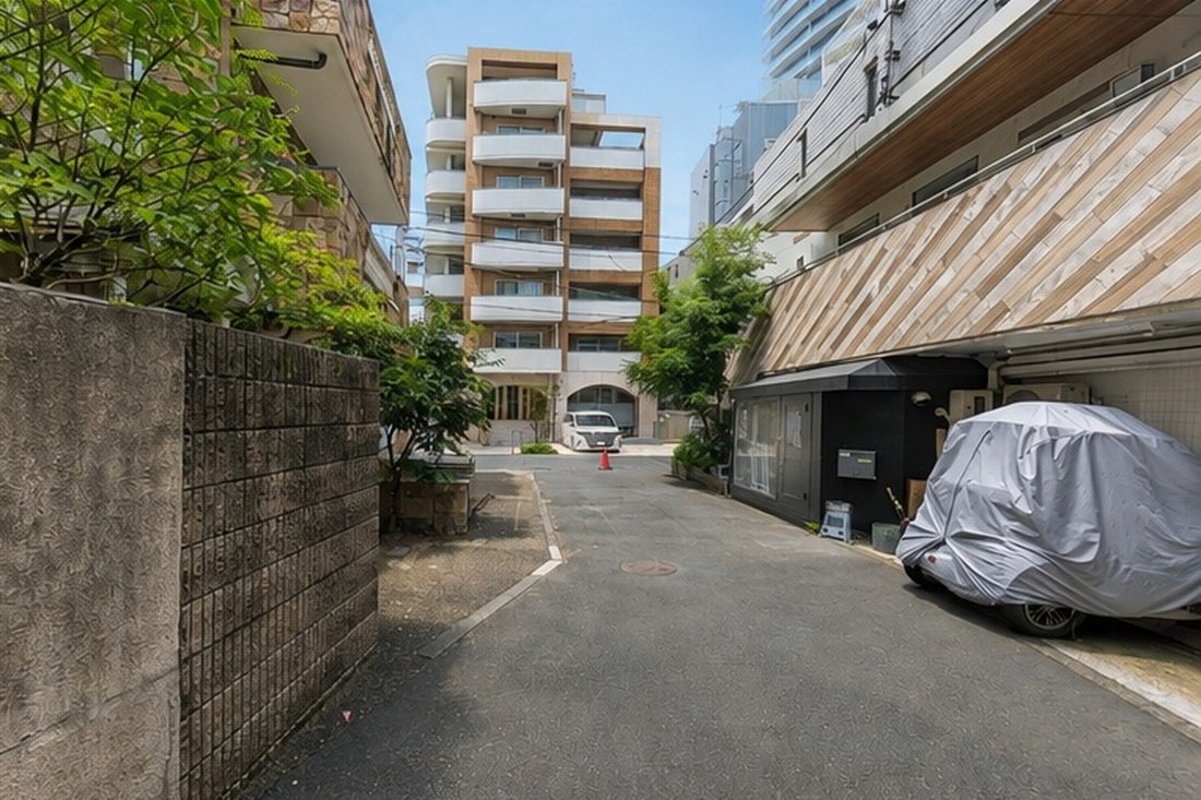 Land in Minato City, Tokyo, Japan 5 - 18876141