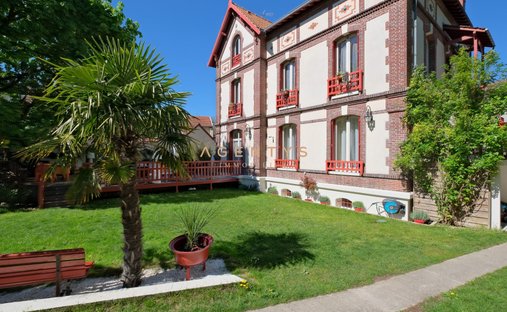 House in Peri, Joinville-le-Pont, France 1