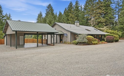 House in Port Ludlow, Washington, United States 1