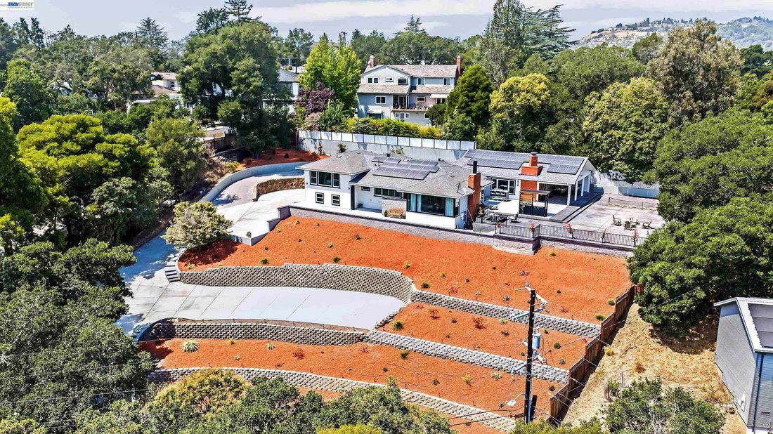 House in Oakland, California, United States 1 - 18640371