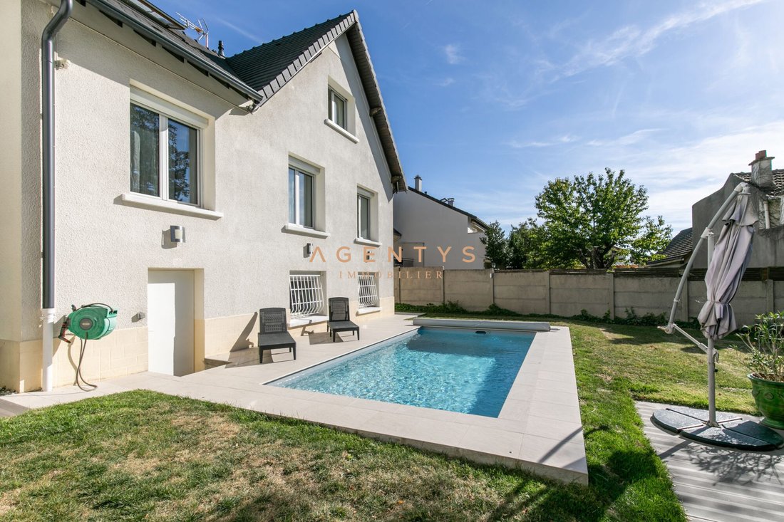 House in Ormesson-sur-Marne, Ile-de-France, France 2 - 18875960