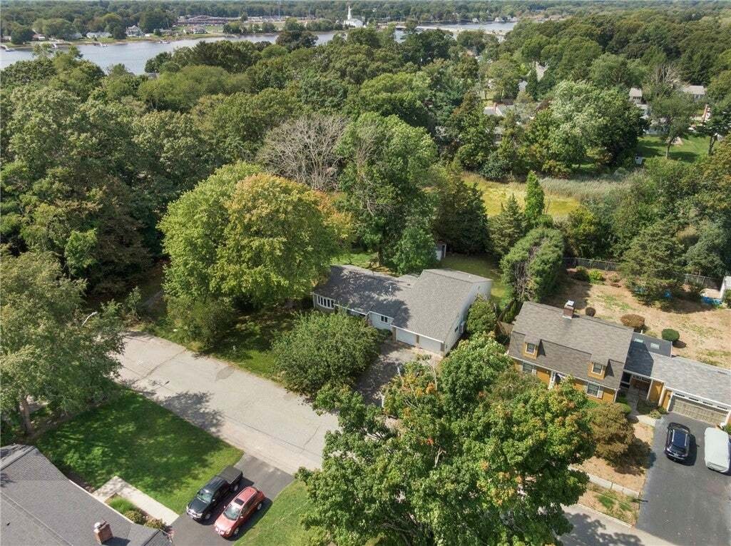 House in Barrington, Rhode Island, United States 2 - 18876447