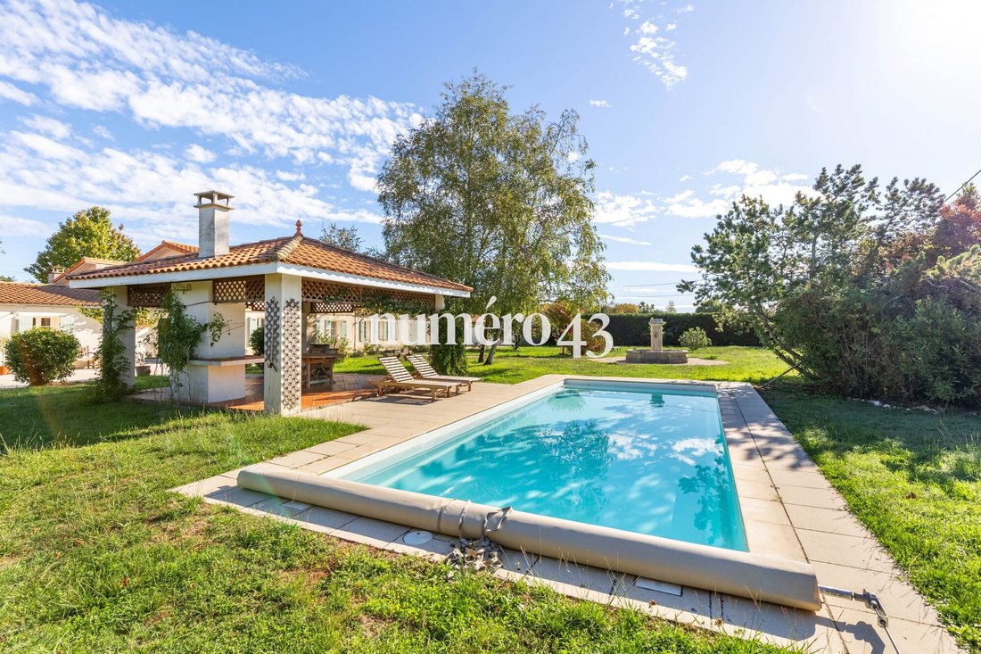 House in Cissac-Medoc, Nouvelle-Aquitaine, France 2 - 18876096