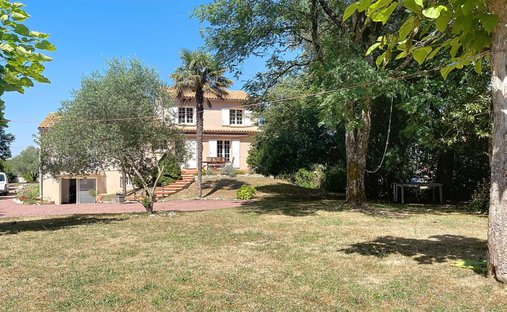 House in Meschers-sur-Gironde, Nouvelle-Aquitaine, France 1