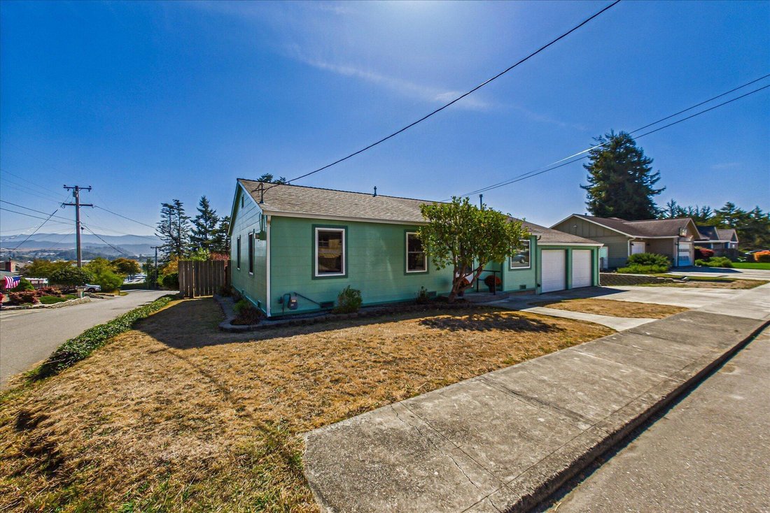 Fortuna, California, United States 4 - 18875802