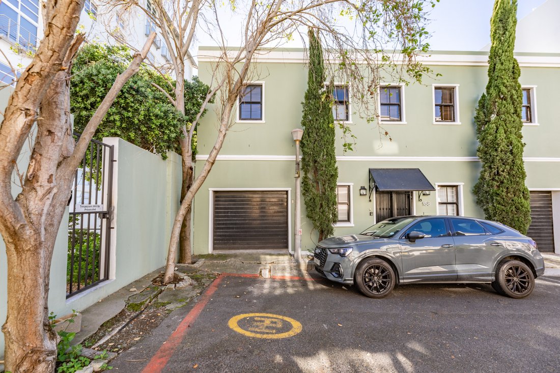 House in Green Point, Atlantic Seaboard, Cape Town 5 - 18877135