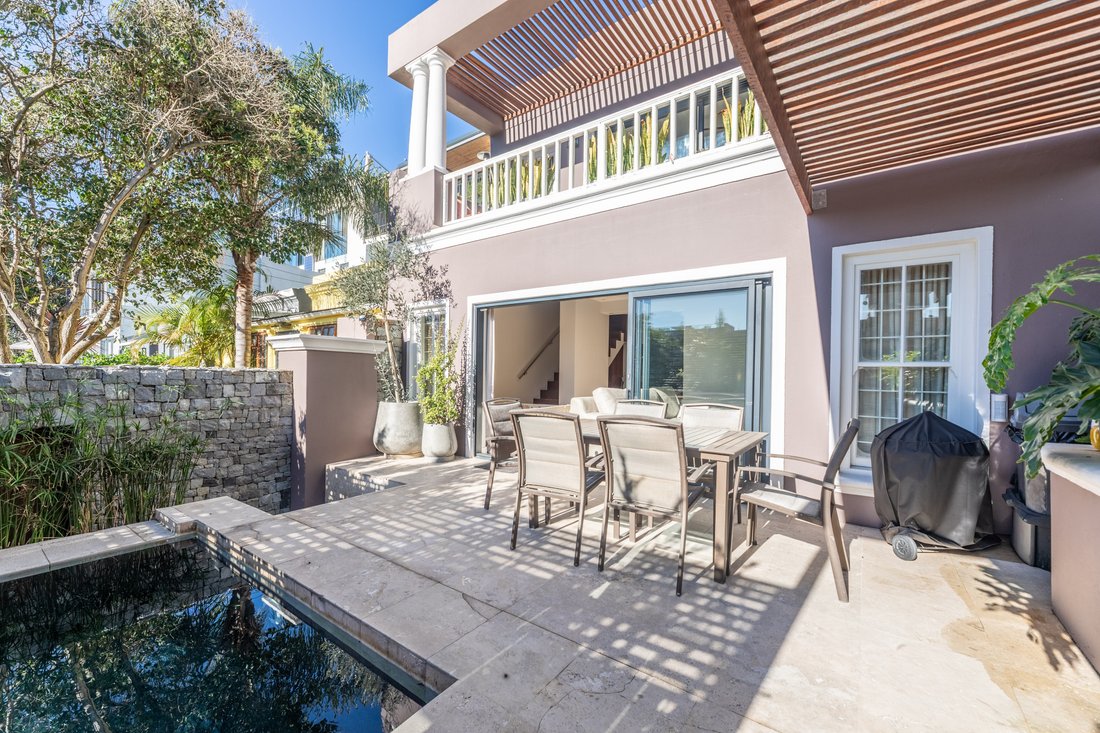 House in Green Point, Atlantic Seaboard, Cape Town 1 - 18877135