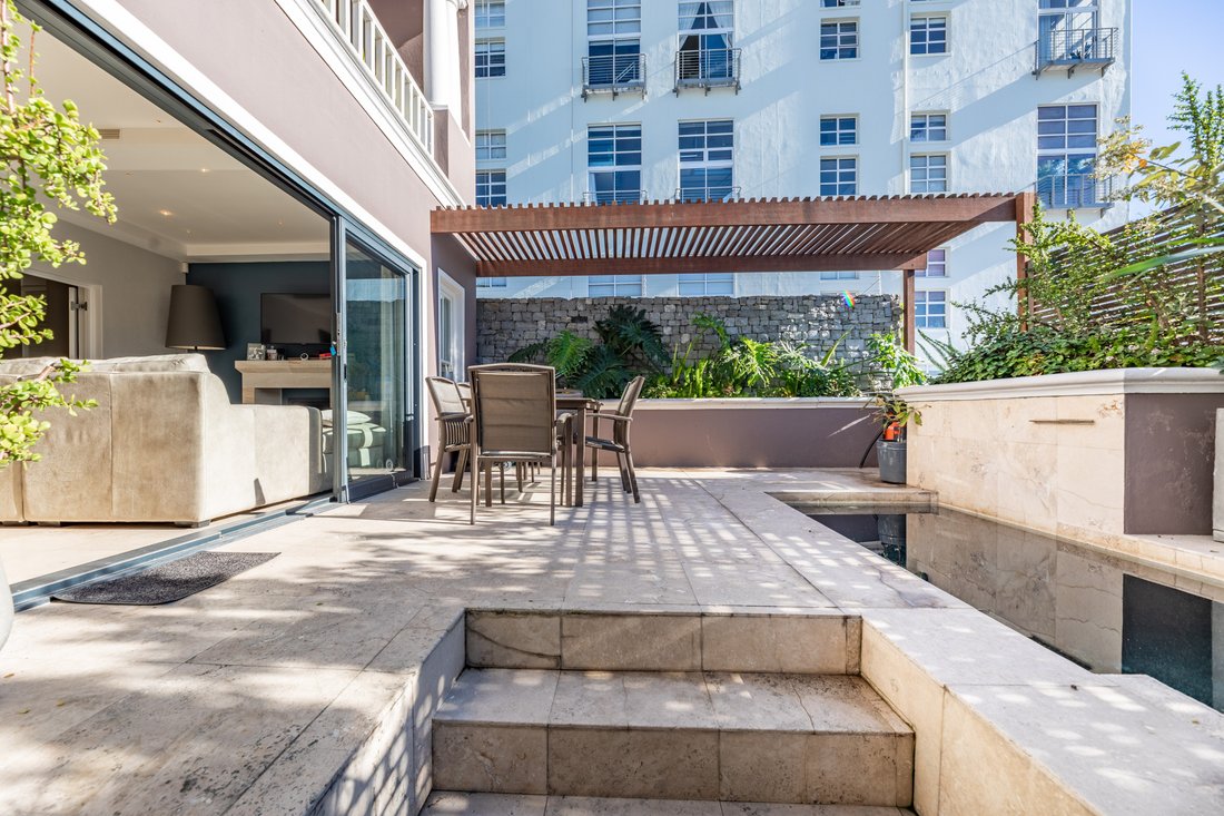 House in Green Point, Atlantic Seaboard, Cape Town 2 - 18877135