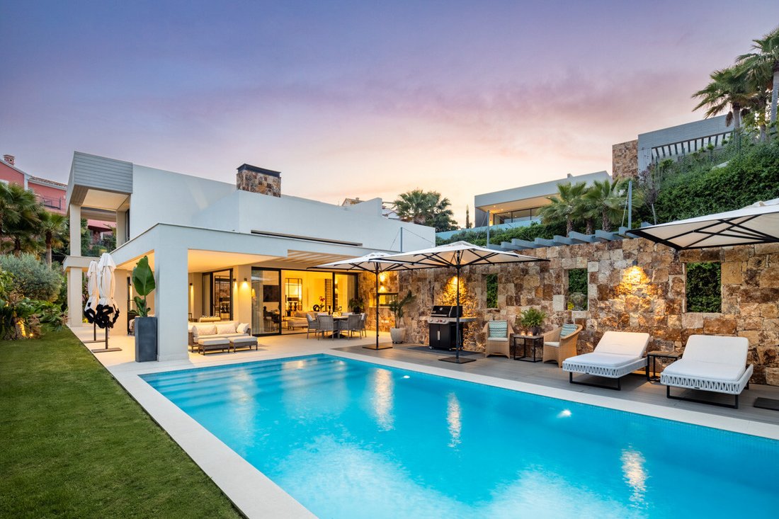 Villa in Puerto Banus, Marbella, Spain 1 - 18877142