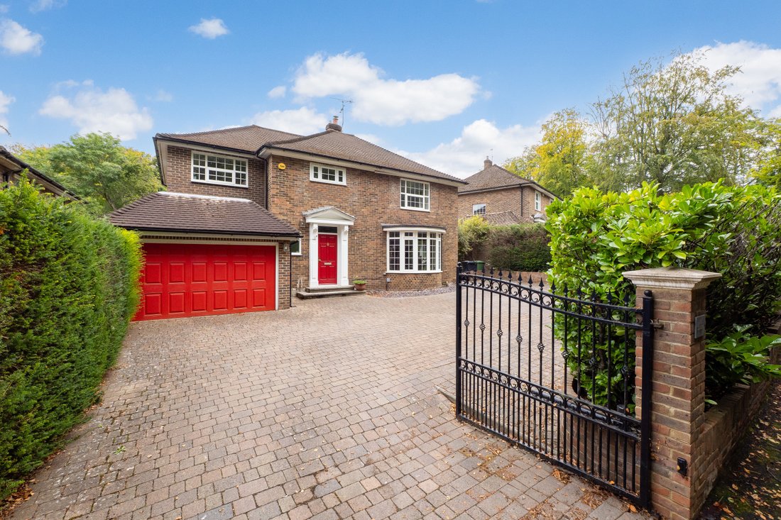 House in Tattenham Corner, Epsom and Ewell, England 1 - 17690452