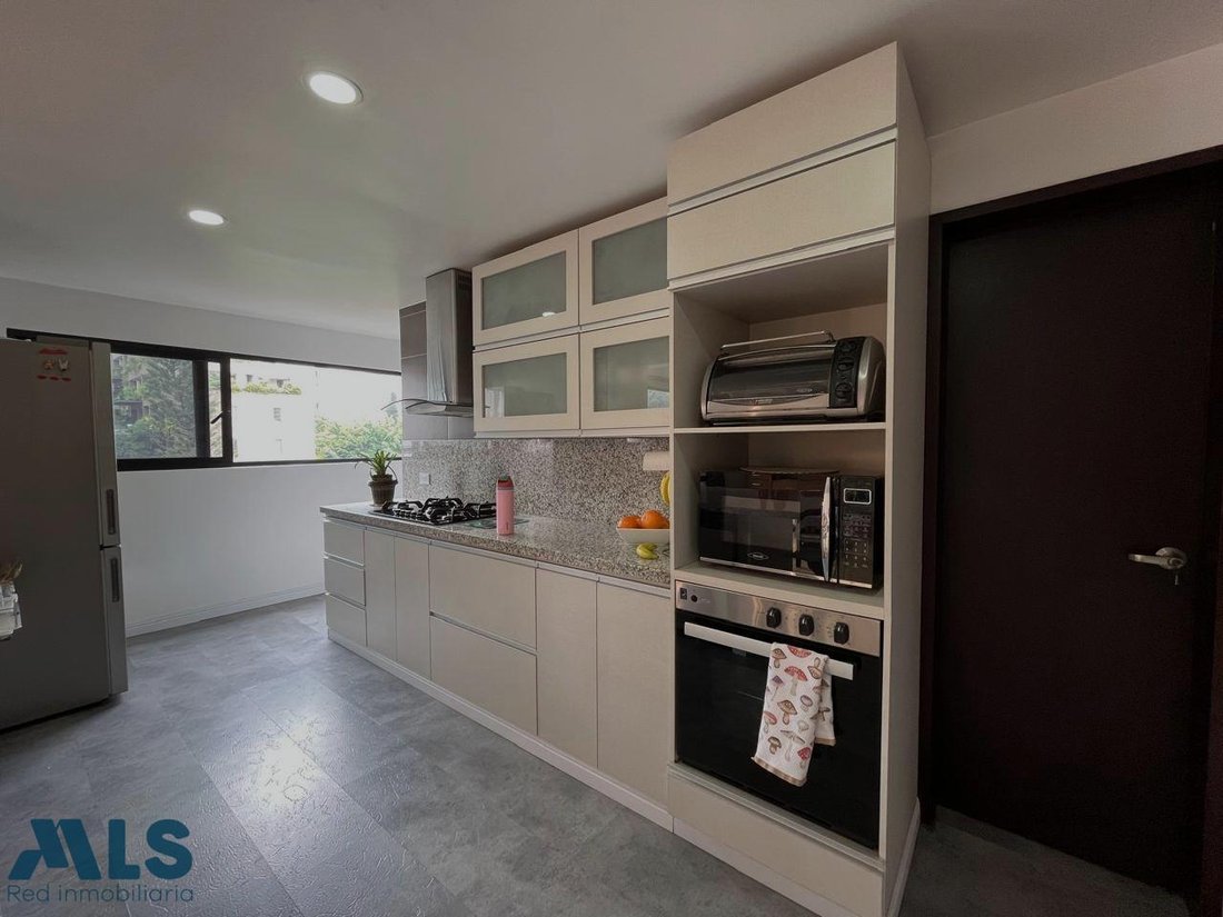 Apartment in Medellín, Antioquia, Colombia 3 - 18877068