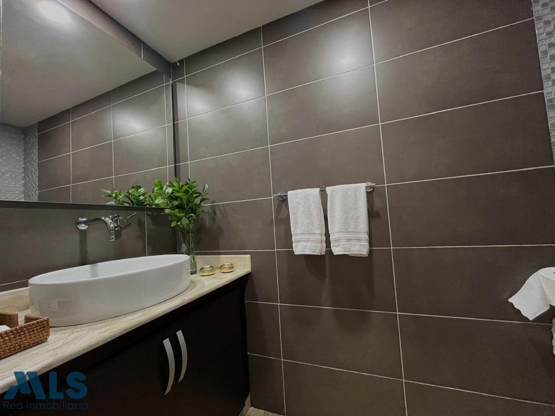 Apartment in Medellín, Antioquia, Colombia 4 - 18877068