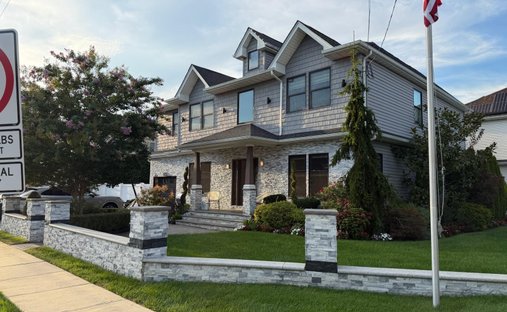 House in Oceanside, New York, United States 1