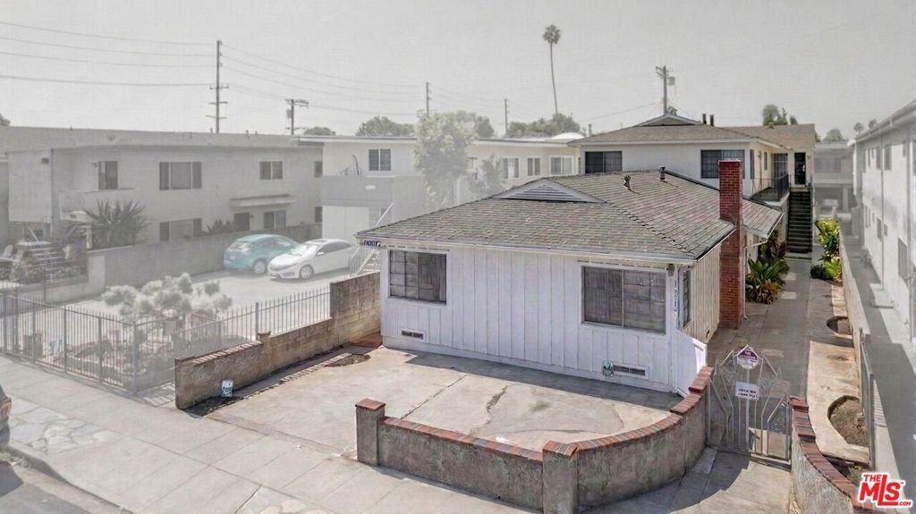 Los Angeles, California, United States 2 - 18876759
