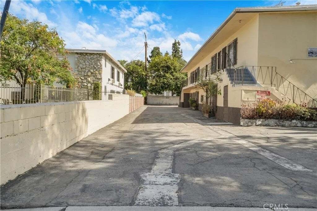 Los Angeles, California, United States 4 - 18586946