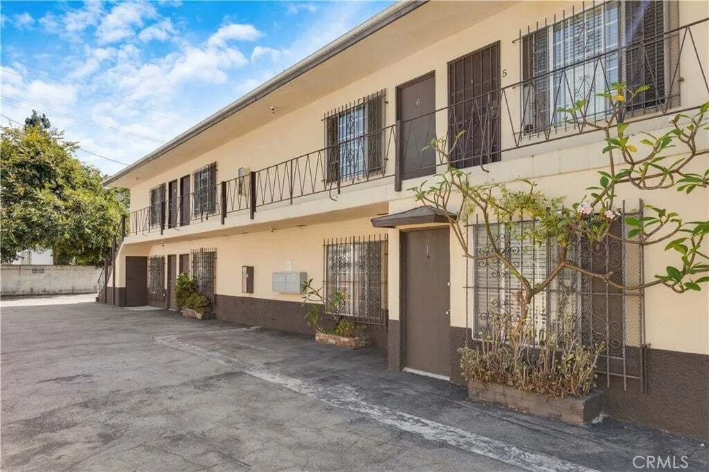 Los Angeles, California, United States 2 - 18586946