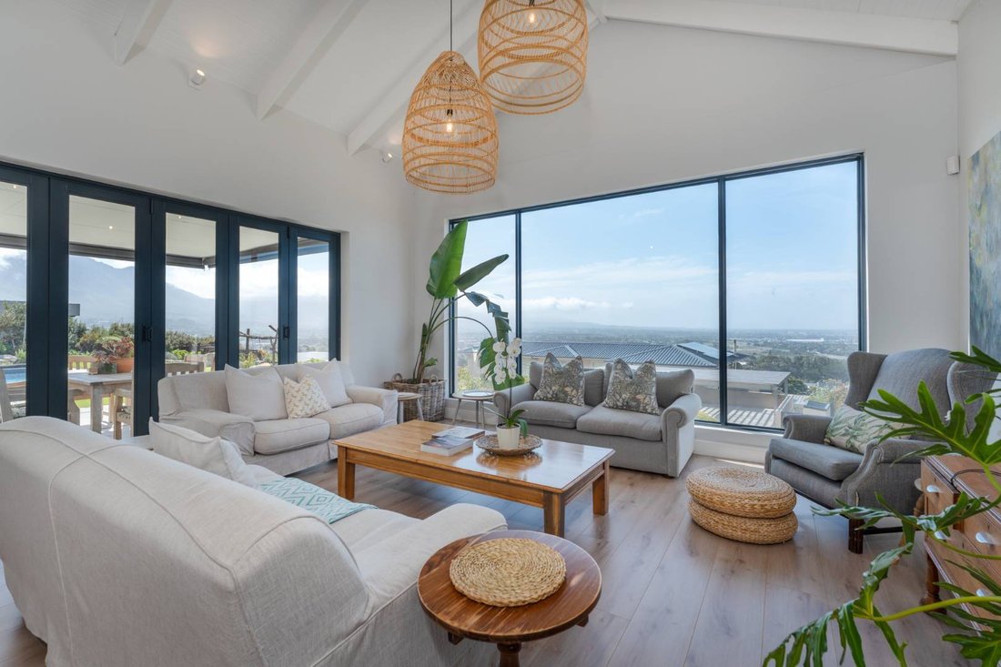 House in Westlake, Southern Suburbs, Cape Town 1 - 18877125