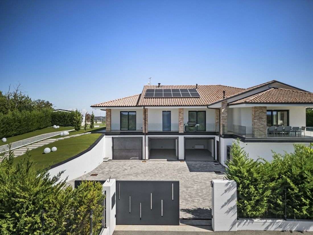 Villa in Monteu Roero, Piemont, Italien 3 - 18877124