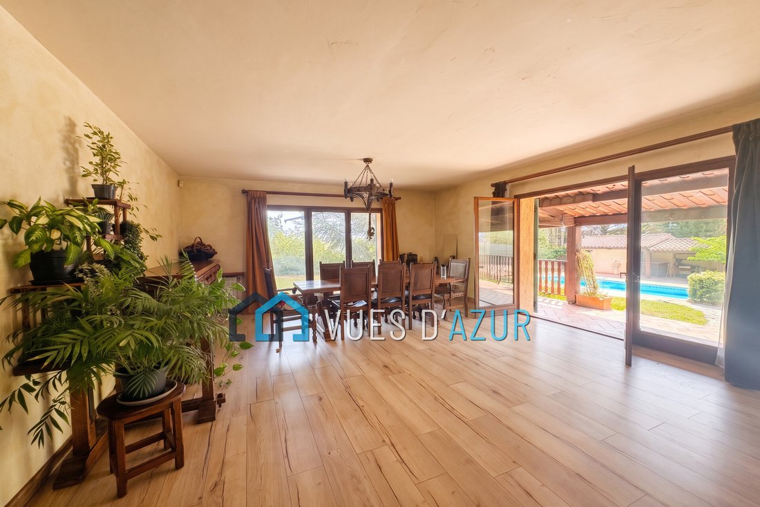Villa in Le Rouret, Provence-Alpes-Côte d'Azur, France 2 - 17852452
