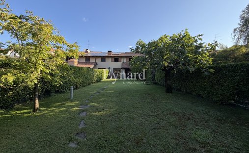 Villa a Gorle, Lombardia, Italia 1
