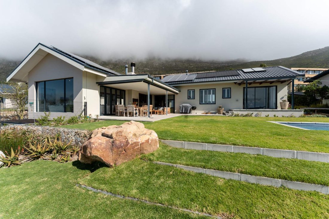 House in Westlake, Southern Suburbs, Cape Town 5 - 18877125