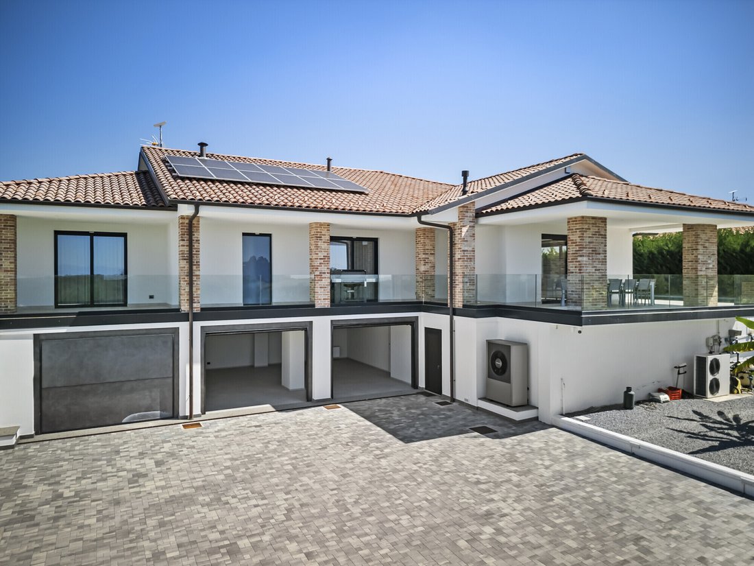 Villa in Monteu Roero, Piemont, Italien 4 - 18877124