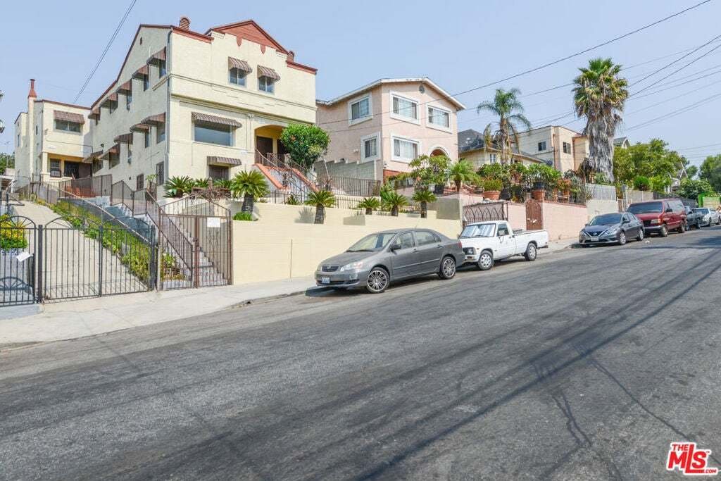 Los Angeles, California, United States 1 - 18876763