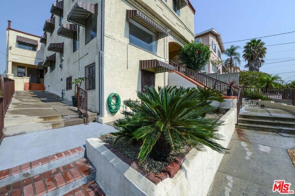 Los Angeles, California, United States 2 - 18876763