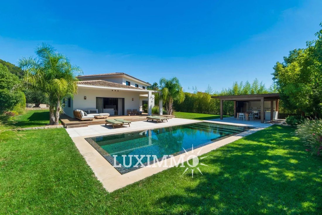 Villa a Mougins, Provenza-Alpi-Costa Azzurra, Francia 1 - 18877495