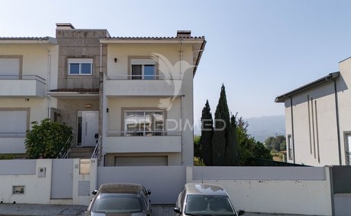 House in Amares e Figueiredo, Braga, Portugal 1