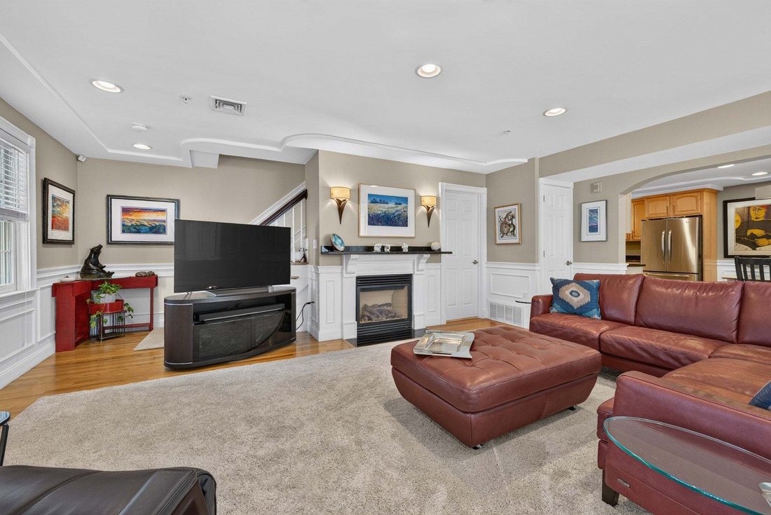 Condo in Somerville, Massachusetts, United States 4 - 17622617