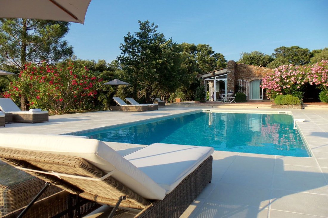 Villa en Le Plan-de-la-Tour, Provenza-Alpes-Costa Azul, Francia 2 - 18877176