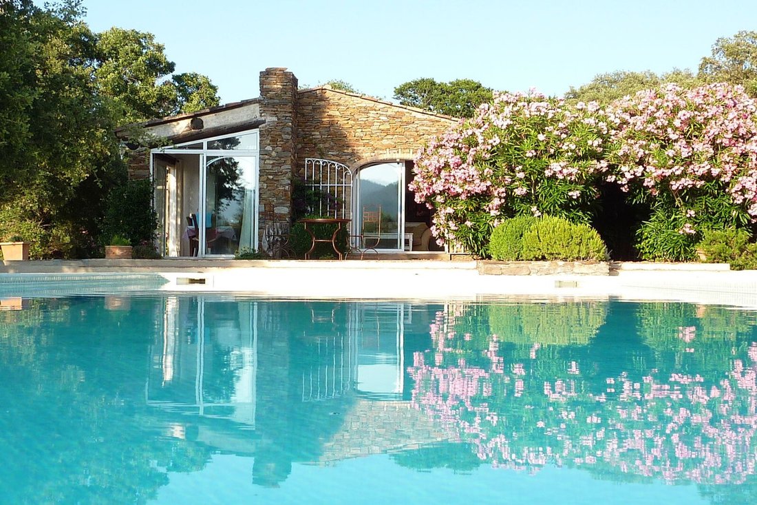 Villa en Le Plan-de-la-Tour, Provenza-Alpes-Costa Azul, Francia 1 - 18877176